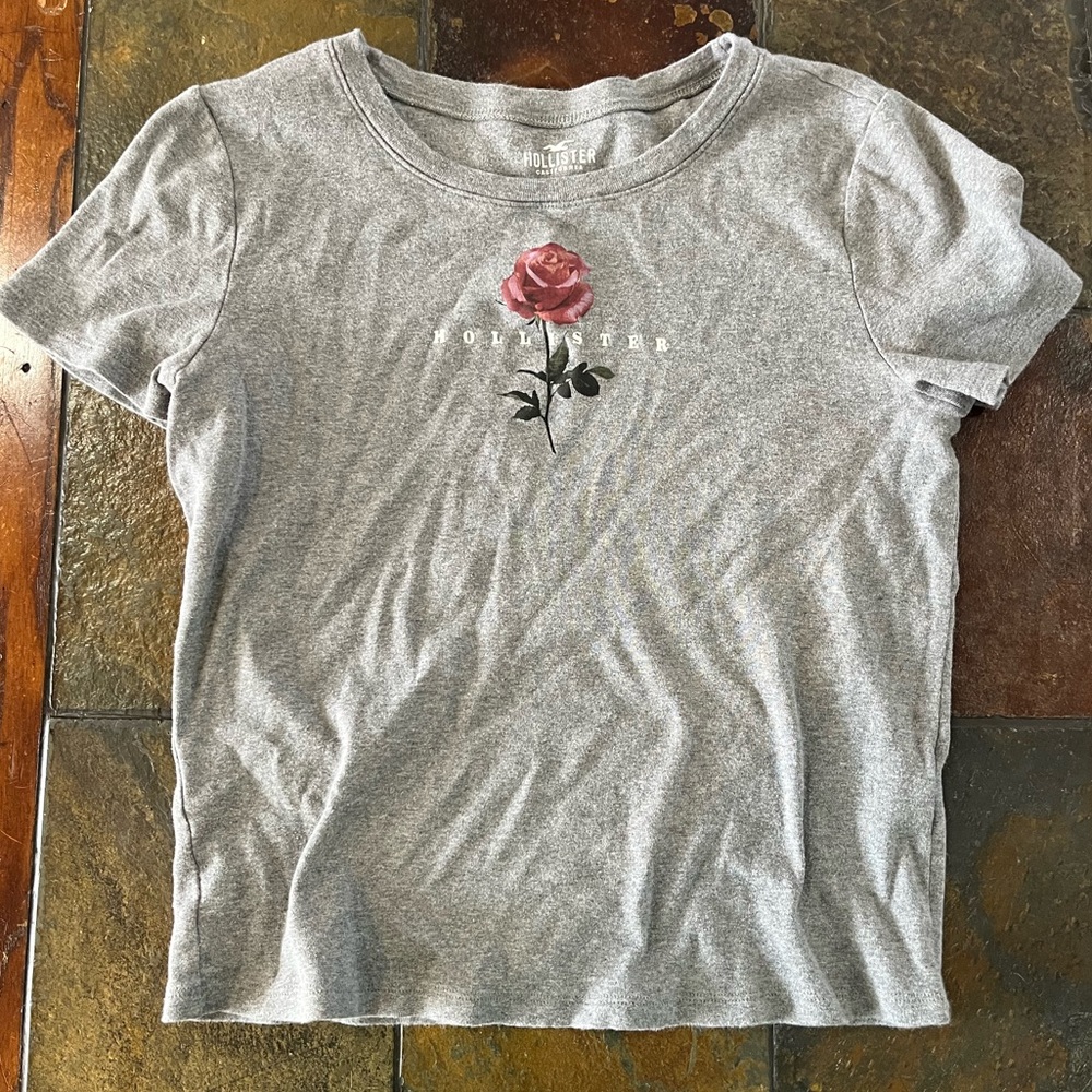 Hollister tshirt